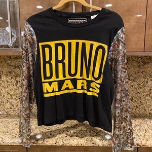 Bruno Mars limited addition World Tour Top